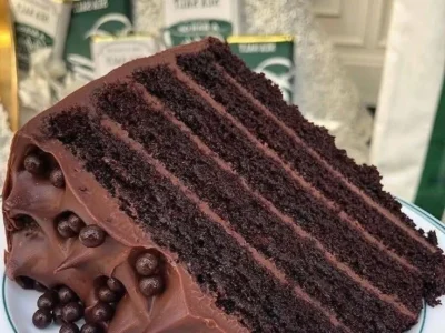 Classic Chocolate Cake: A Rich and Decadent Dessert