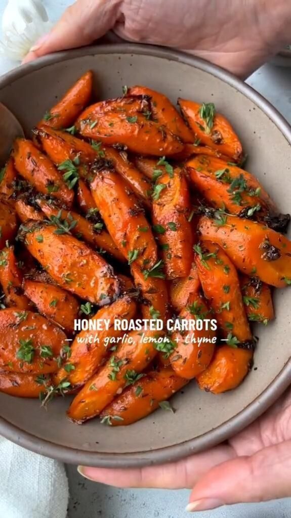 Honey Roasted Carrots with Garlic, Lemon, and Thyme: A Perfectly Sweet and Savory Side Dish