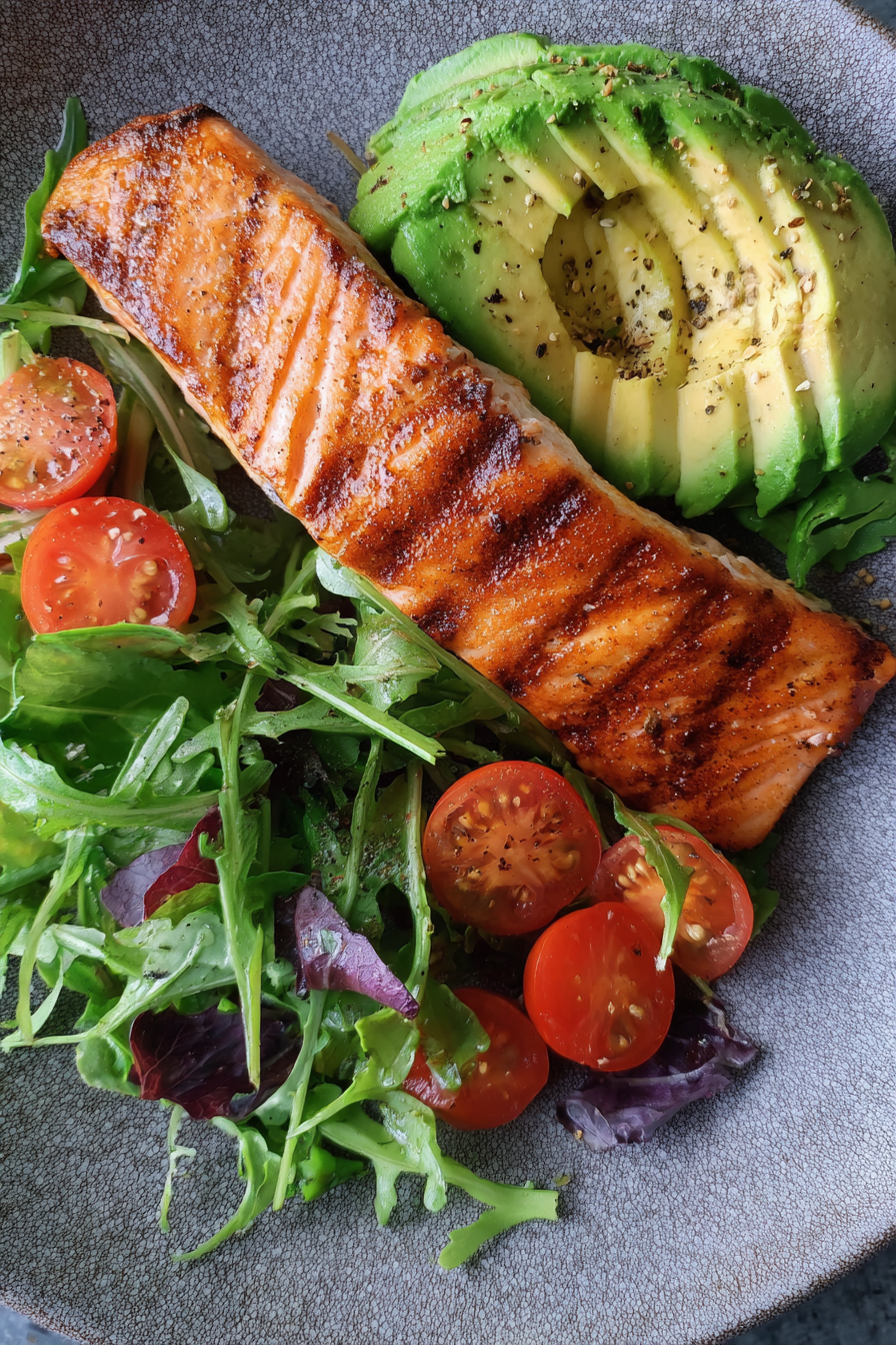 Grilled Salmon & Avocado Bistro Box