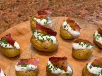 Mini Baked Potatoes with Bacon and Sour Cream